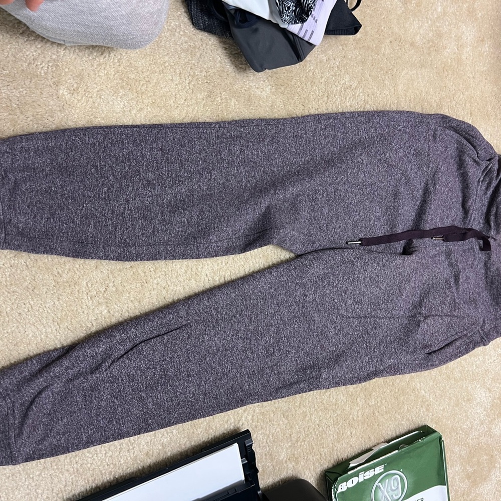 Lululemon joggers (size 6)